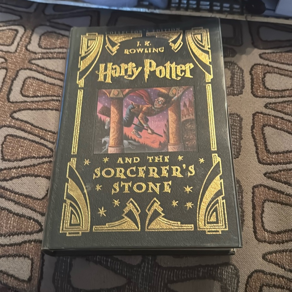 Harry Potter and the Sorcerer's Stone Leather Collector's Edition - J.K. Rowling